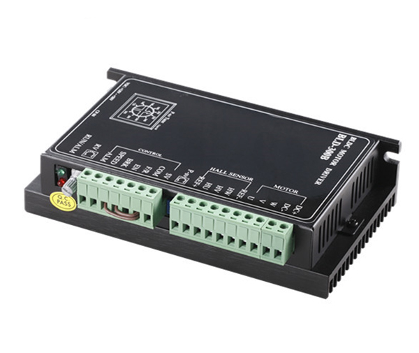 300B低壓無(wú)刷驅(qū)動(dòng)器 (2).jpg 300B低壓無(wú)刷驅(qū)動(dòng)器 (2).jpg