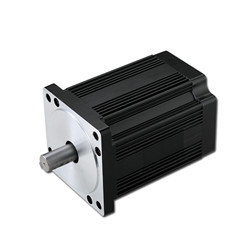 應(yīng)對(duì)工業(yè)機(jī)器人的小型化，直流無(wú)刷電機(jī)小型化、輕量化成為新趨勢(shì)